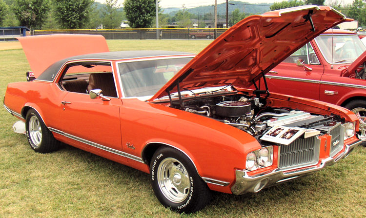 71 Oldsmobile Cutlass 2dr Hardtop